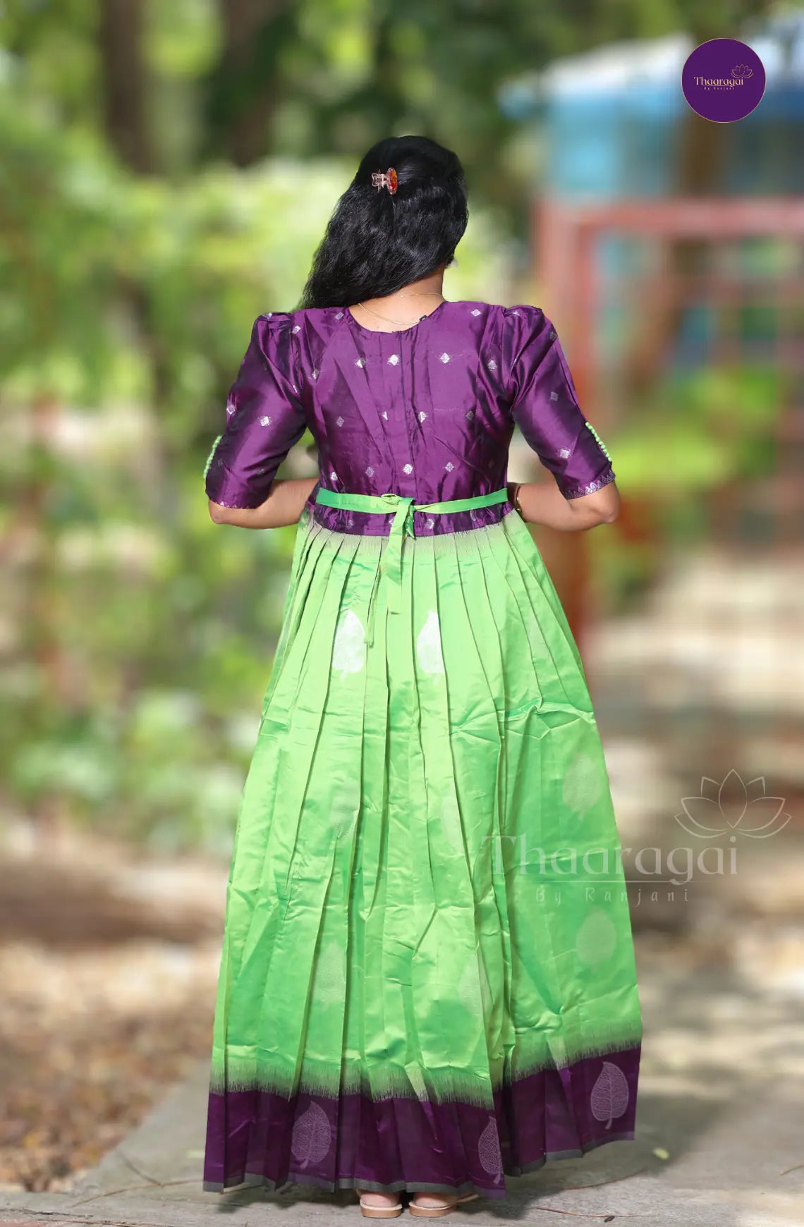 Vanna Kuyil - Violet with Parrot Green