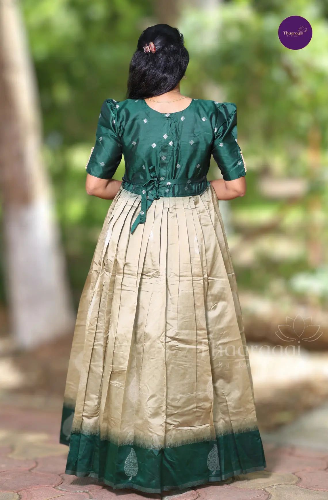 Maivizhi - Bottle Green with Champagne Gold